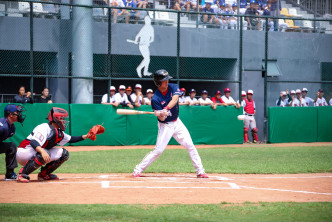香港棒球代表隊和深圳南山青年代表隊比賽。