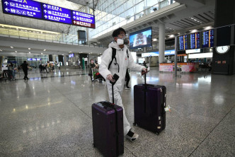 歐美學生及遊客紛紛湧回香港