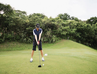 罗志祥自桃色事件后，演艺工作停摆近8个月，其间迷上打高尔夫球。