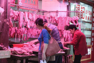 不少市民照買豬肉。