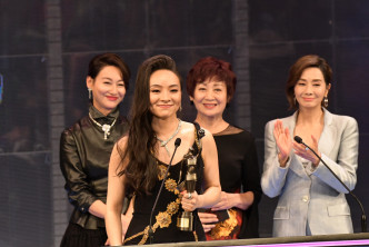 小美憑《三夫》以大熱姿態奪得今年香港電影金像獎最佳女主角。