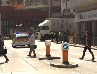 警员在场调查。香港突发事故报料区Irene So 图片