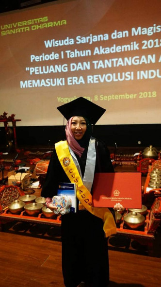 Erwiana大學畢業。facebook圖片