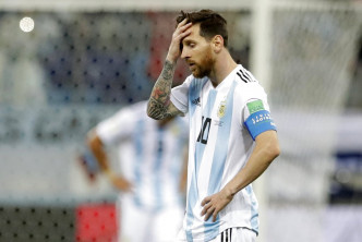 阿根廷国家队球星美斯对连失3球相当失望。AP图片