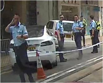 警員封鎖現場調查。圖：網民Caroline Chang‎ 香港突發事故報料區