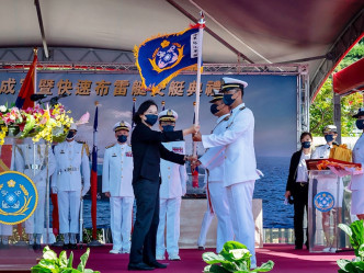 蔡英文出席塔江軍艦成軍儀式。網圖