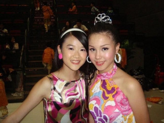 Sabina 跟《聲夢傳奇》潘靜文當年一起參加《TVB兒童節之天才大匯演》。