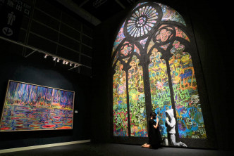 塗鴉大師Banksy的作品《寬恕我們的罪過》，估價1600萬至3200萬港元。
