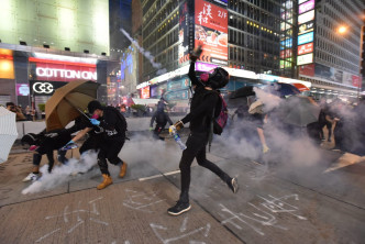 持續的政治及社會動盪， 削弱本港作為全球營商最佳地點之一的地位。資料圖片