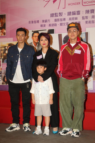 杨千嬅、周柏豪及黄浩然等出席剧集《多功能老婆》煞科宴。