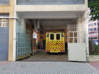 救护车到场将涉案三名儿童送院。