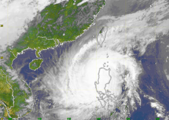 玉兔已经减弱为台风。天文台卫星云图