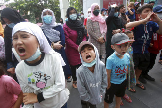 棉兰近期有大量难民示威。美联社图片