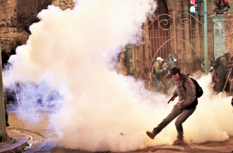 玻利维亚爆发反政府示威。AP