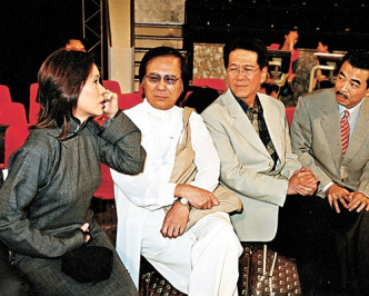 陈振华于2001年，跟林建明、何守信、封少平等出现亚视活动。