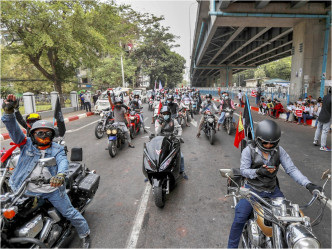 缅甸昨日有大批民众上街。AP资料图片