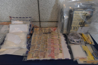行動中，警方撿獲的可卡因，市值約7,490萬元。