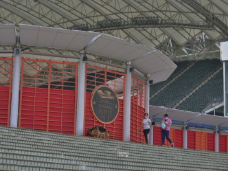 大球场有40000座位，是香港最大型户外体育场地。 朱永伦摄