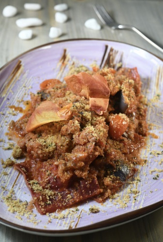 紅菜頭雲吞 $188
自家製的意大利雲吞加新鮮紅菜頭汁，餡料是豬肉及茄子，樸實而美味。