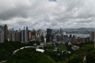 單位近望香港大球場一帶，遠眺維港美景。