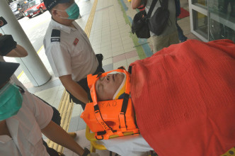 交通警員受傷，送瑪嘉烈醫院治理。