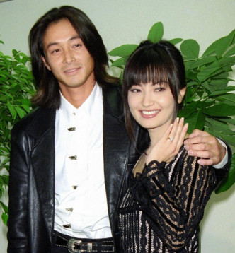 1997年吉田榮作跟模特兒平子理沙結婚，2015年離婚。