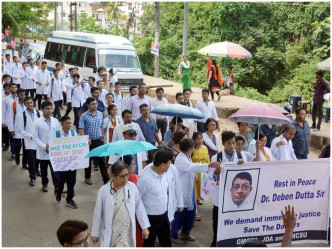 医生3日发起罢工24小时，谴责暴民的行为，望政府能正视医疗暴力议题。网图