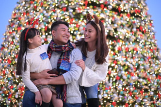 今年「香港缤纷冬日巡礼」圣诞小镇亮点包括以法国小镇科尔马为设计蓝本。
