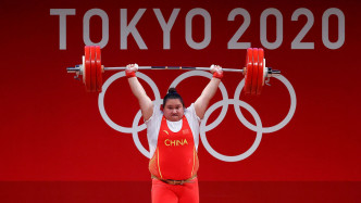 李雯雯在女子举重87公斤以上级别打破三项奥运纪录。Reuters