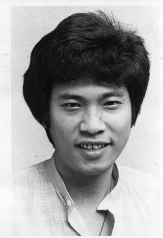吴孟达年轻时照片。