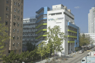 香港资优教育学苑位于沙田沙角邨，与香港教育城共用一大楼。