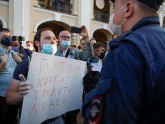 穆爾扎相信今次懷疑落毒事件與納瓦爾尼支持白俄羅斯近期發生的大規模反政府示威有關。AP