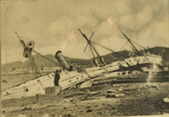 明信片亦有記載英國皇家炮艦鳳凰號失事擱淺。天文台提供