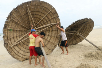 颱風「莫拉菲」在越南造成嚴重破壞。AP