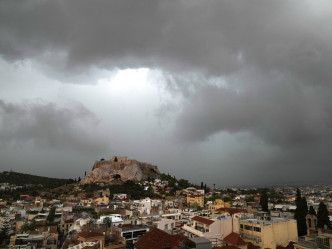 希腊近日受风暴「巴洛斯」吹袭。AP图