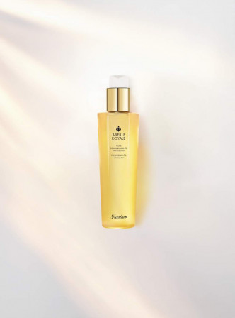 Abeille Royale殿級蜂皇系列首度增推抗污染潔顏油/$485/Guerlain,可用以卸除面部、眼部及唇部的彩妝。