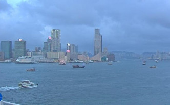 本港今晚大致多雲，有幾陣驟雨，初時局部地區有雷暴。天文台圖片