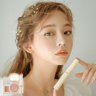 Taeri为自家化妆品牌CILY拍摄硬照。