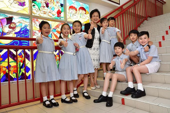启基学校校长陈美颜认为，实体面试有助学生和家长认识学校。