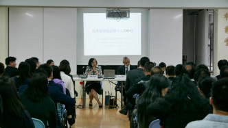 4月举行有关成立葵青地区康健中心的谘询会。食卫局网站图片