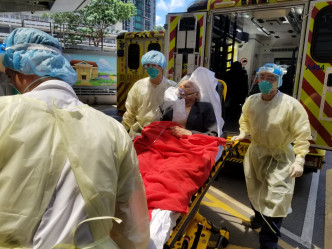 傷者送伊利沙伯醫院治理。