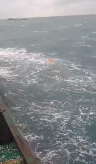 渔船在舟山朱家尖以东约100海里处沉没。网图