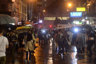 荃湾爆发多场冲突。