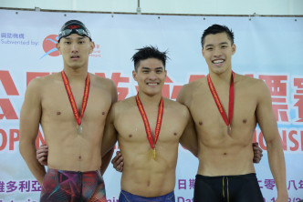杜敬谦(中)是港泳队亚运夺牌最大希望。冯梓健摄