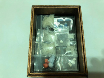 警方于将军澳举行反毒行动，检获7700元毒品。警方图片
