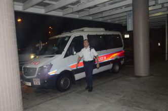 昨晚深夜在香港岛深水湾道一名姓郭男子不适，送往律敦治医院治理。