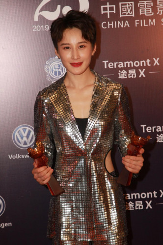 蒋璐霞凭《红海行动》获「最佳新锐演员奖」。