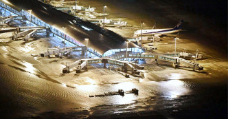 海水包围机场。AP