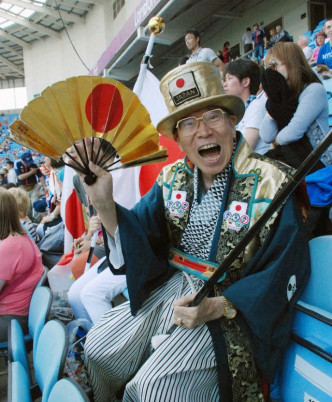 「奧運爺爺」從1964年的東京奧運以來，每屆奧運都親身到場為日本打氣。