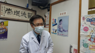 陳家耀醫生指男童昨晚來求診時是清醒。